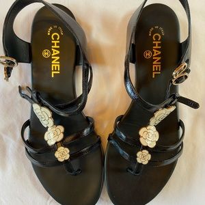 Chanel black thongs crumpled Cal